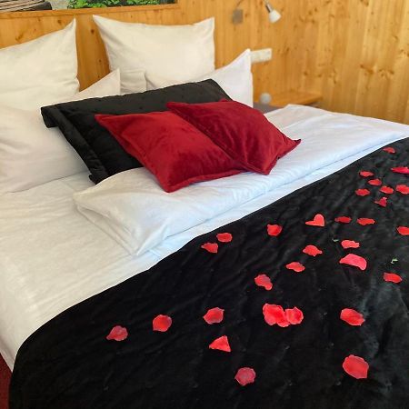 Hotel Wilder Mann Feuchtwangen Exteriör bild