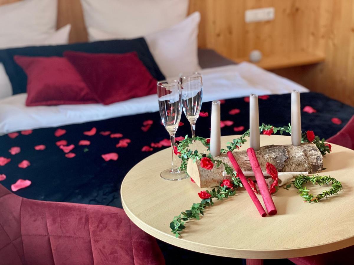 Hotel Wilder Mann Feuchtwangen Exteriör bild